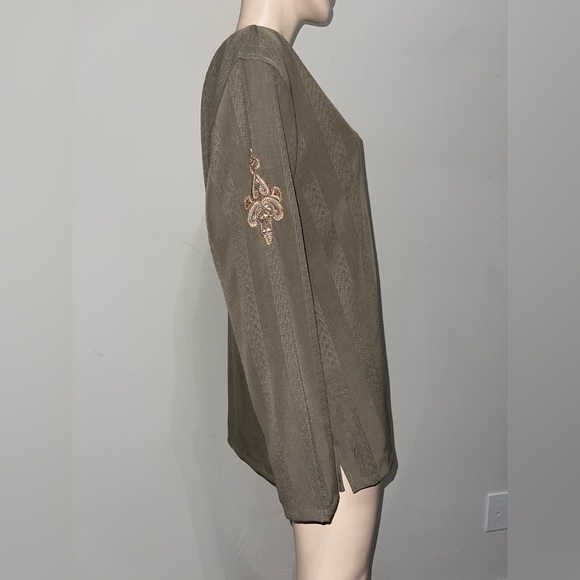 Jash Creation Embroidered Blouse 42 - Picture 4 of 9